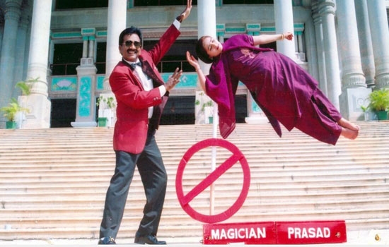 Nagendra Prasad  performing   NO SMOKING at Vidhana Soudha.