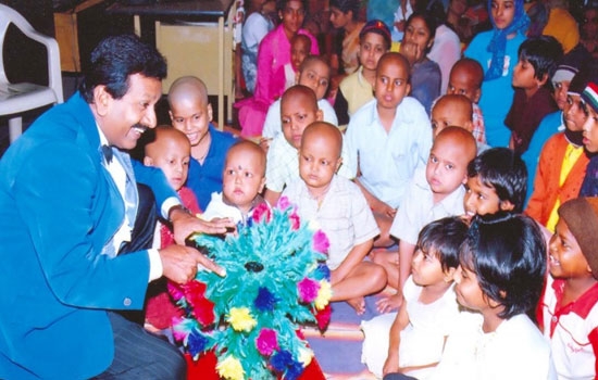 Entertaining Cancer Children at Kidwai Hospital