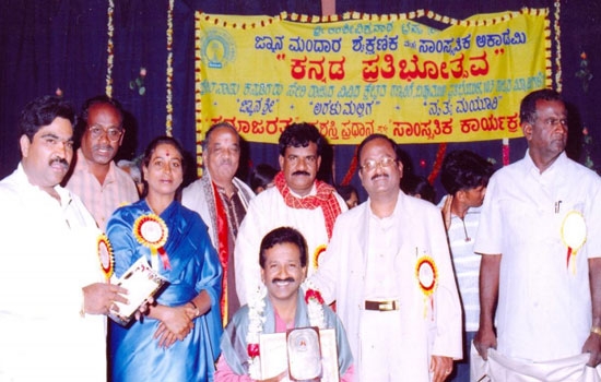 At Jaydeva cardiology hospital Magic show. Dr.Vijayalakshmi, Cricketer  Javagal srinath, Dr.Prabhu deva & Magician S.P.Nagendra Prasad